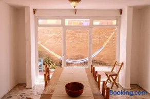 Spacious artsy home with fast WiFi - Image 2