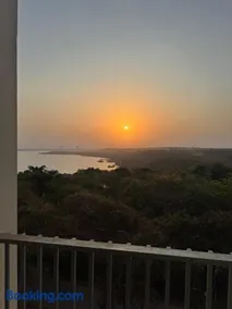 Birdsnest Best Seaview Apartment - Image 3