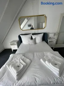 GoldHafen Premium Apartments am Elbkanal - Image 2