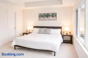 Spacious 4BR Home with EV Charger - Image 3