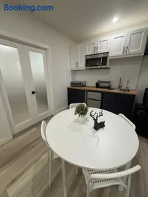 Cozy 2BR Basement Suite with cinema - Image 2