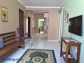 Casa ampla e agradável com piscina e churrasqueira - Image 3