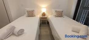 Skynest 59 Faro Airport Guest House - Image 2