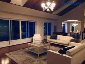 Spacious Lakefront Champlain lake with SPA - Image 5