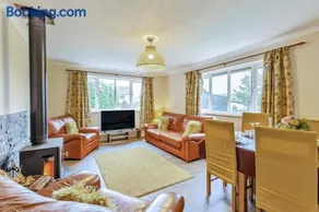 3 Bed in Tenby oc-t26851 - Image 3