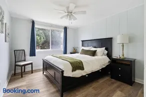 O Side Beach Bungalow with Jaccuzi Blocks to beach - Image 3