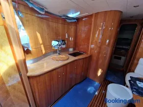 Motoryacht ELENA - Image 4