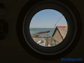 Min Y Traeth - Image 3
