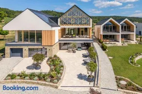Regionaler Genuss - Luxus Chalets - Image 5