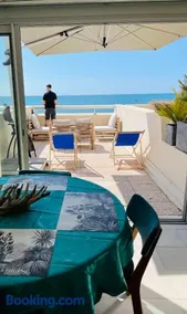 Résidence la Corniche appartement rénové de 66m2 pleine vue mer! - Image 3