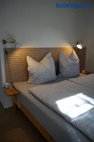 Klättes Ferienwohnung mit Garten - Image 2