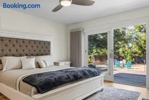 The Gravenstein - Sebastopol orchard retreat with hot tub fire pit & game room - Image 2