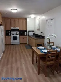 "Sage-3" Beautiful, comfortable 3 bedroom home in Rialto with AC and laundry - Image 4