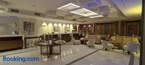 Arty Grand Hotel - Image 5