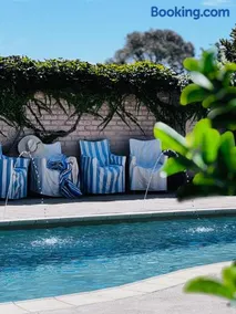 Paddington Grove Bed & Breakfast - Image 2