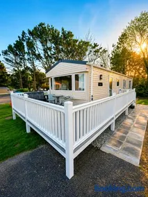 JL Cornwall Newquay Caravan - Image 1