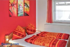 Casa totalmente equipada con terraza, jardín y barbacoa | Vistas al jardín | Admite perro - Image 3