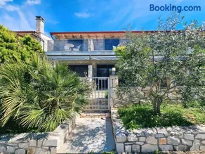 Maisonette by the sea - Image 2