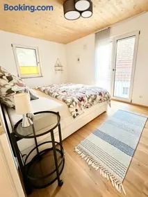 DIMA Apartments Cozy Lakeside Stay - Image 4
