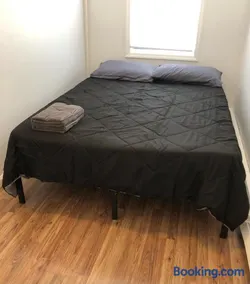 Private one-bedroom and one-bathroom apartment with private street entrance in convenient area, MetLife Stadium FIFA World Cup 35 minutes away - Image 5