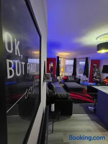 Aura - Free Parking - Sleeps 6 - M20-FolkestoneCentralStation - Image 2