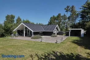 Beautiful Home In Rønde With 3 Bedrooms And Wifi - Image 1
