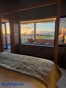 Luinga Beag, Luxury Cabin, Outdoor Stone Bath, Dog Friendly - Image 3