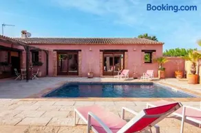 Casa Rosa Boutique Home - Image 2