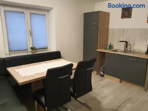 Conveniently Located Alpine Apartment - Image 2