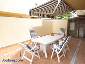 Saromar I Apartament amb gran terrassa, per 6 persones a 5 minuts de la Platja Gran - Image 1