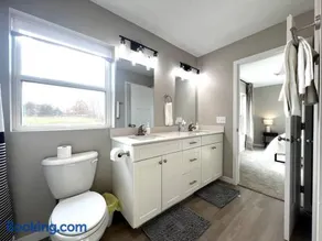 Central Cedar Falls Townhome - King Beds! - Image 3