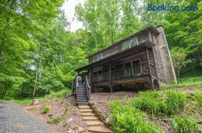 Secluded & Charming 3 Bed Cabin, Dogs OK, 20 mins to W Jefferson - Image 2
