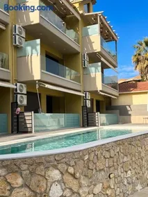 Ariti Luxury Apartment - Image 2