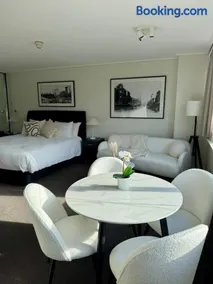 Stylish studio with amazing views and pool - Image 1