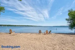 Triboji Beach Club Cottage off West Lake Okoboji - Image 2