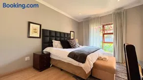St Peter's Boutique Guesthouse - Image 5