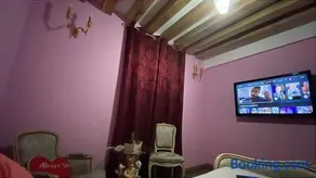 Bedroom, bathroom and enclosed courtyard - Image 4