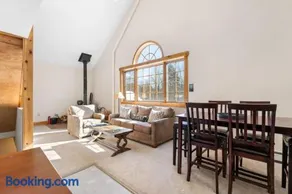 Sugarbush Seclusion in Vermont - Image 3