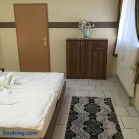 Boulevard Apartment - Image 3
