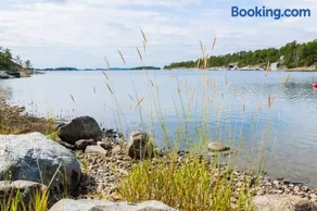 Stunning Waterfront Property in the Outer Archipelago - Image 2