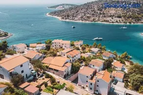 Fully renovated studio apartment with a seaview - Image 1