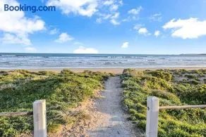 Family Vibes By Middleton Beach- Free Wifi - Image 1