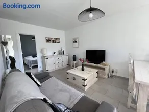 Cambo : T2 Lumineux avec Terrasse Sud, Wifi & Parking - Image 2