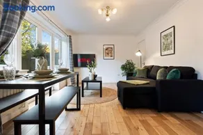 Applin House - 5 Bedroom Contractor Stay - Sleeps 10 - Parking & Wi-Fi - Image 3