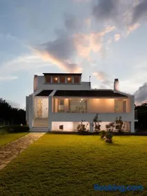 Holiday home next to orange tree orchard - Image 1
