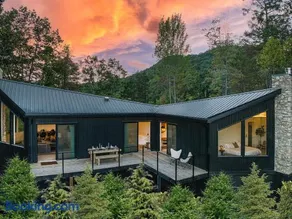 Blue Ridge Mountains - Luxury Mountaintop Escape - Hot Tub & Epic Views - Image 1
