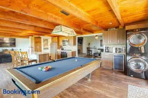 Luxury View Home Perfect for SD Getaway Sleeps 12 - Image 1