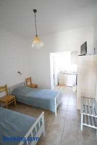 Helena's Apartments - Image 5