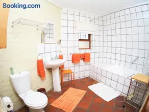 Elly's Place B&B - Image 1