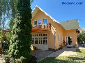 Fűzfa Apartman - Image 1
